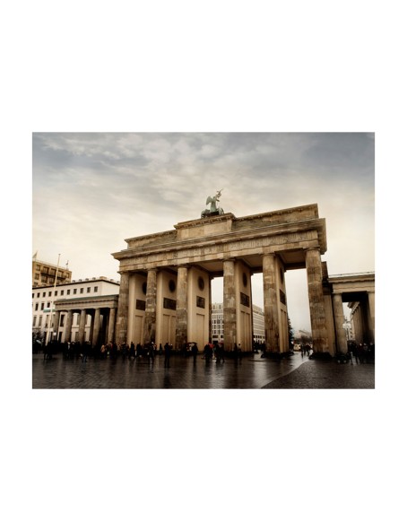 Фототапет - Tourists near to the Brandenburg Gate